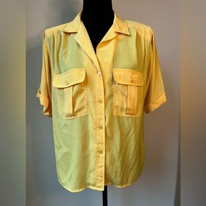 La Blouse Women's Short Sleeve Button Up Shirt Size 12 Yellow Solid Polyester